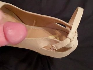 Cum on wifes smelly high heel shoe