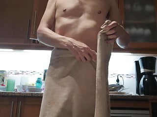 Smooth daddy dropping his towel 