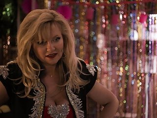Kirsten Dunst - &#039;On Becoming a God in Central Florida&#039; s1e02