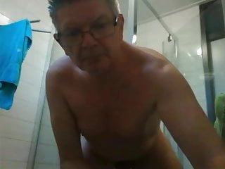 Mein Opa beim Duschen heimlich gefilmt