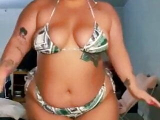 Stephanie&#039;s Super Thicc Bikini Body