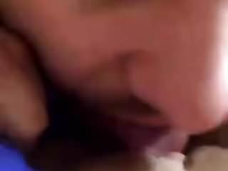 Quick Video Of Guy Eating Pussy