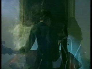 Romantisches Dinner doch er fickte lieber die Kellnerin  - Bild 2