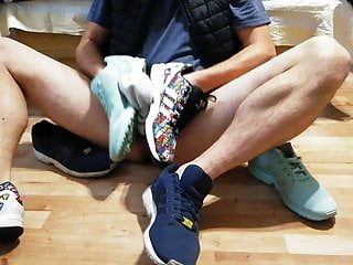  Zx Flux And Nike Dri Fit Socks...