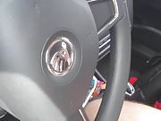 Naked jerk off on wheel in car Nackt spritzen auf Lenkrad