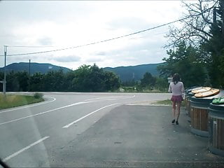 aurelia outing rubbish roadside
