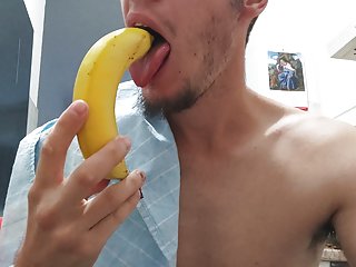 Croat Deepthroats Whole Huge Banana