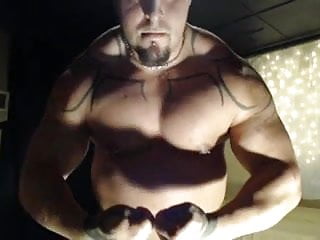 Musclebull Webcam
