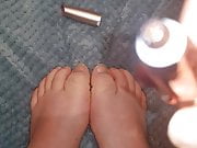 Shaving my hairy toes - feet fetish 