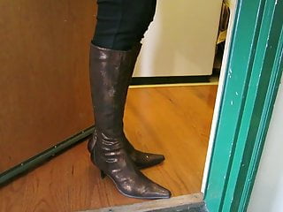 Gold Donald Pliner snake and leather Boots in leggings