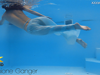  video: Another surprise from Hermione Ganger underwater
