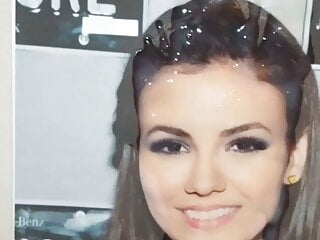  video: Facial drenched Victoria Justice