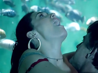 Emmy Rossum Sex Against Large Aquarium In Shameless