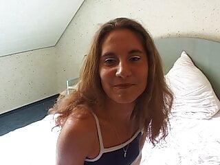 Sie zeigt mit Ihren Skinny Body - Bild 3