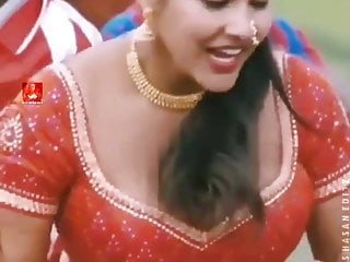 Priya Anand navel