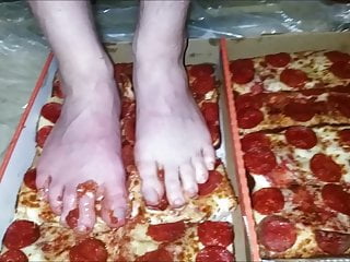 Pizza Foot Crush
