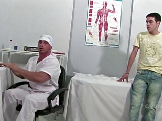 Anal Insertcion Clinic For This Sexy Twink...
