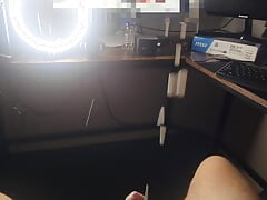 Showing off my cumshot on webcam