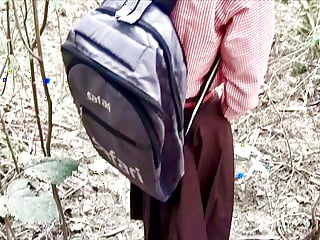 Indian desi school girl fucked in the forest viral MMS