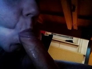 Homeoffice &ndash; Blowjob under desk