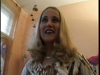 Psycho LKW Fahrer fickt seine Stieftochter mit einer Gurke