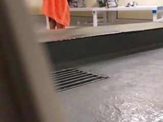 Dans une piscine de la banlieue de Toulouse