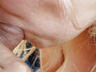 Blonde blaest meinen Schwanz