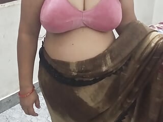 Indian Desi bhabi awesome pussy and big boobs bhabi got great six with her husband and got her breasts pressed and fuck