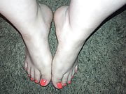 Mini Cumshot on hot sexy feet 