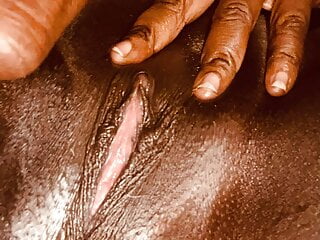 Fingering Hardcore Squirting video: Morning shake for me, nice and juicy, pretty pink pussy
