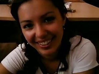 Lucia leckt Schwanz und Eier - Bild 2