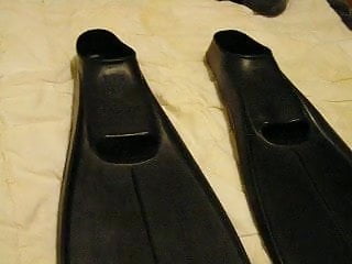 my black rubber flippers - ich liebe Gummiflossen