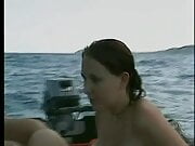 Fiona mit grossen Titten wird am Strand gefickt