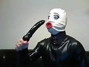 Der Latexsklave - Gaging hard on Deep Throating