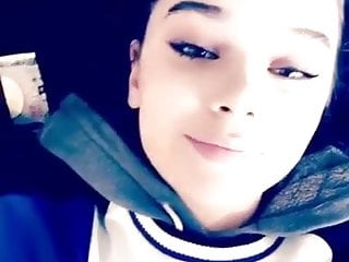 Hailee Steinfeld Lips Kiss