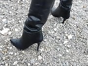 Overknee leather boots wet in the river