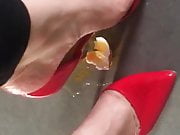 Crush egg in sexy heels 