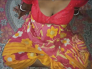 Desi village husband aur wife ki chudai-in desi village husband wife doggy style fucking