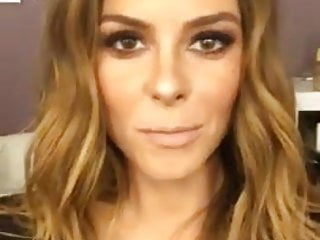 Maria Menounos showing off her cleavage