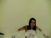 Jo Jo in the bath