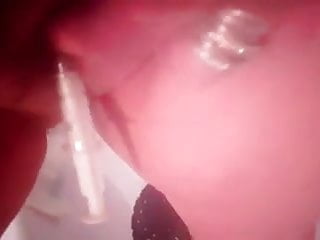 Femme fontaine et orgasme. Orgasm pissing