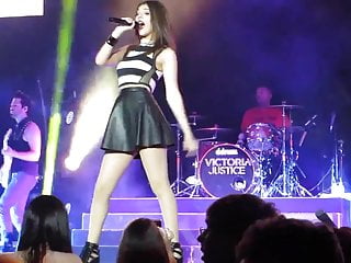 Victoria Justice- Gold Live