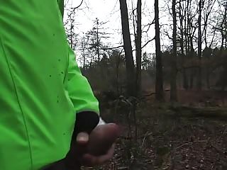 Wichsgeil Im Wald...